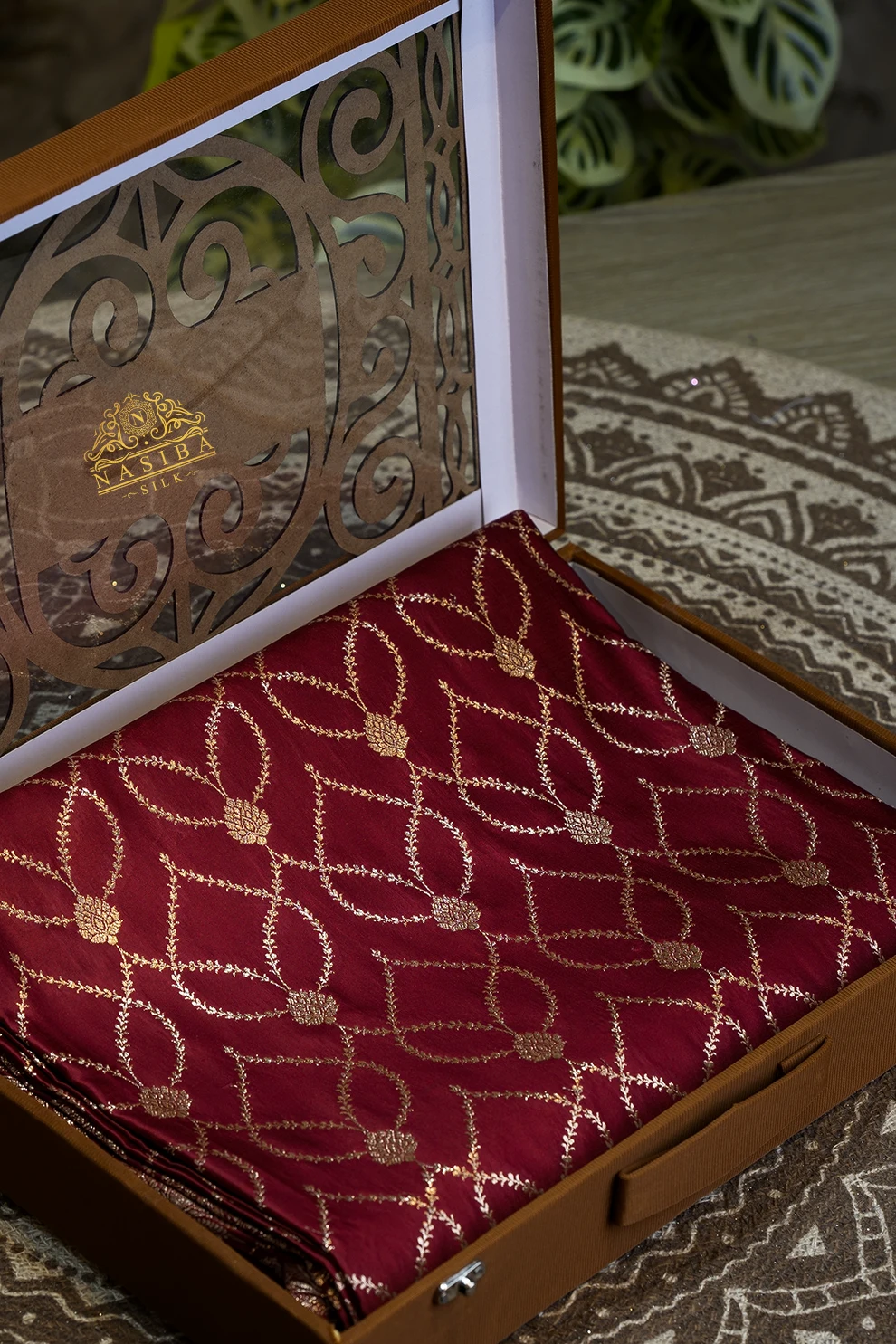 Pure Handloom Shikargah Allover Merun Satin Silk Banarasi Saree with Gorgeous Blouse Piece